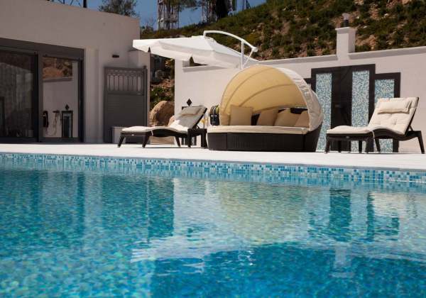 Villa-White-Pearl-Lounge-Area