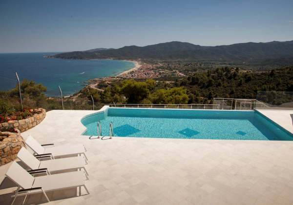 Villa-White-Pearl-Pool-View