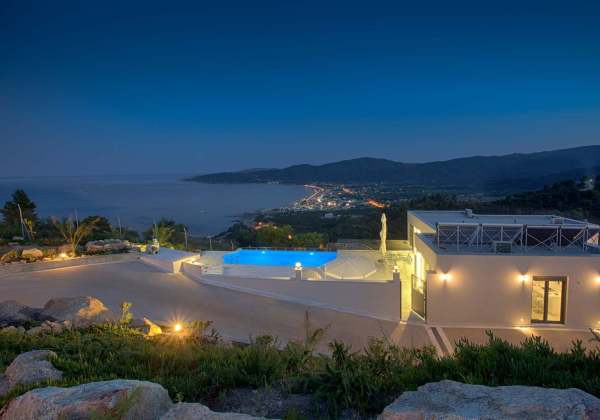 Villa-White-Pearl-at-Night